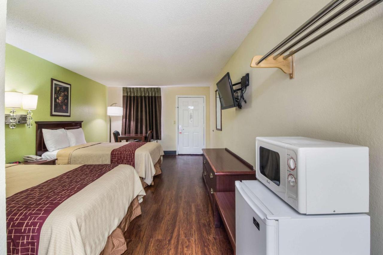 Rodeway Inn Bolivar Экстерьер фото